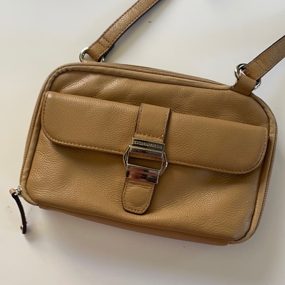 Tignanello Handbags - Tignanello tan leather adjustable crossbody bag